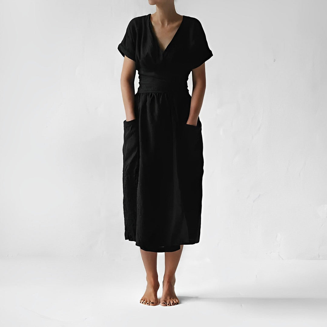 Drune - Strickkleid mit Schnürung und Taschen