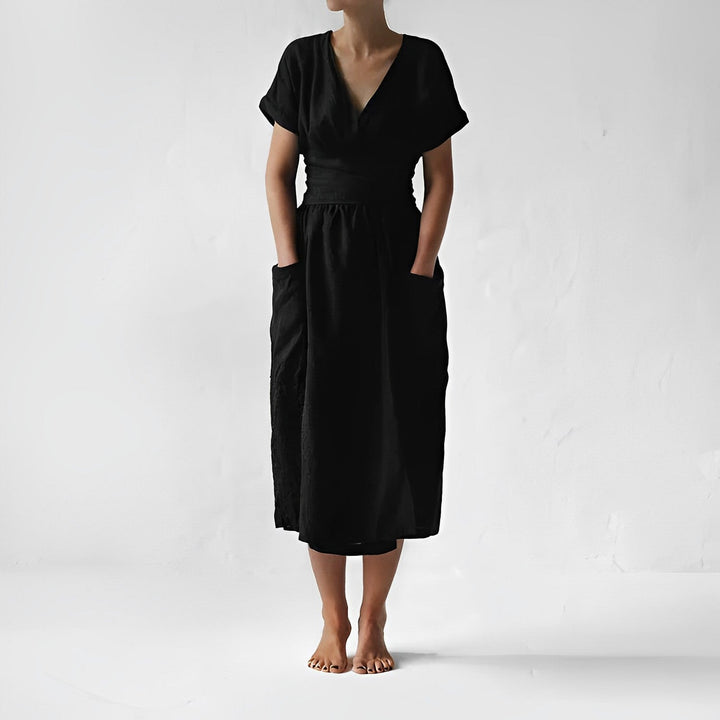 Drune - Strickkleid mit Schnürung und Taschen