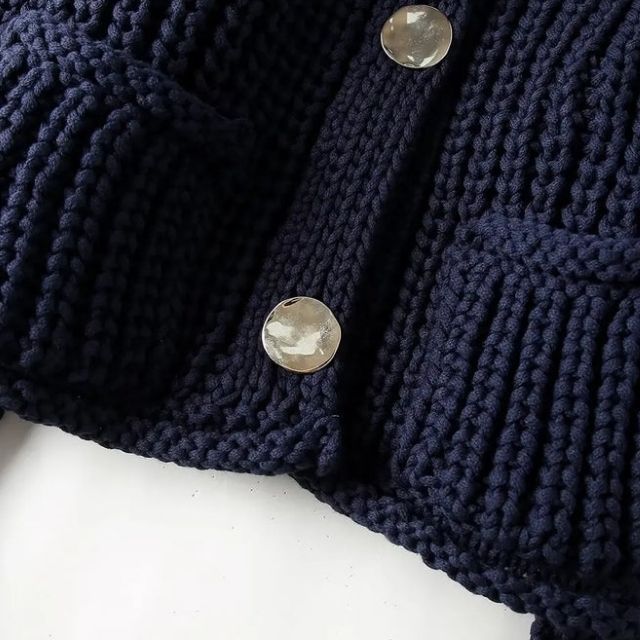 Drune | Grobstrick-Strickjacke mit großen Knöpfen