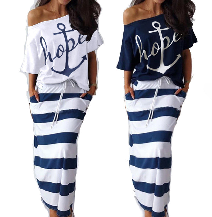 Damen modisches Strandoutfit mit off-shoulder Oberteil und hüftlangem Rock Drune