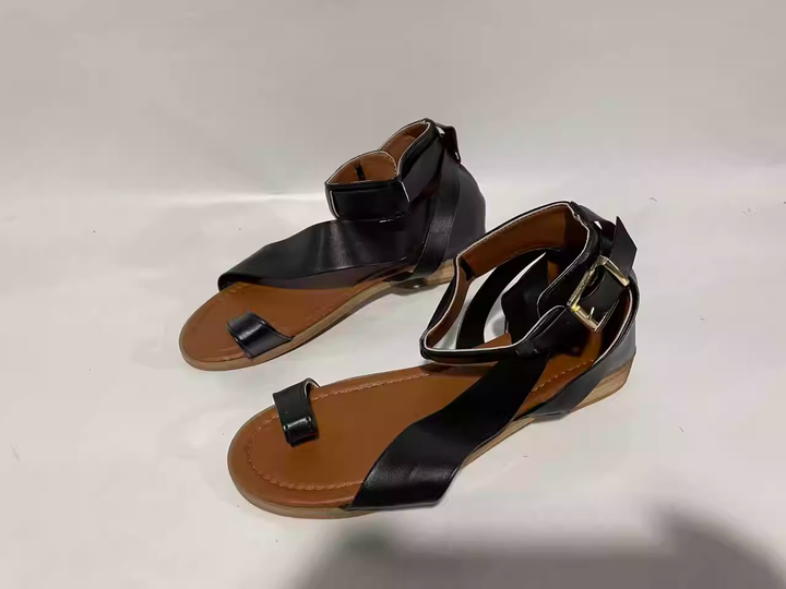 Drune | Sandalen mit Kreuzband und Zehenring