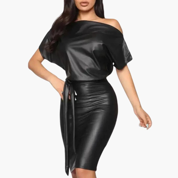 Drune | Schulterfreies Kleid aus Kunstleder