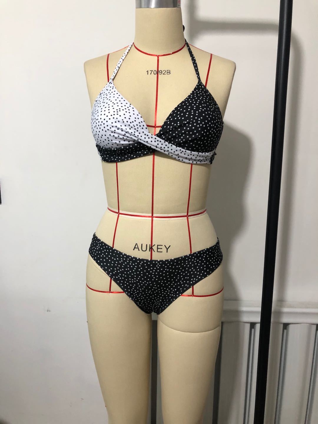 Damen Bikini-Set mit modischen Schnittdetails und unterstützendem Oberteil Drune