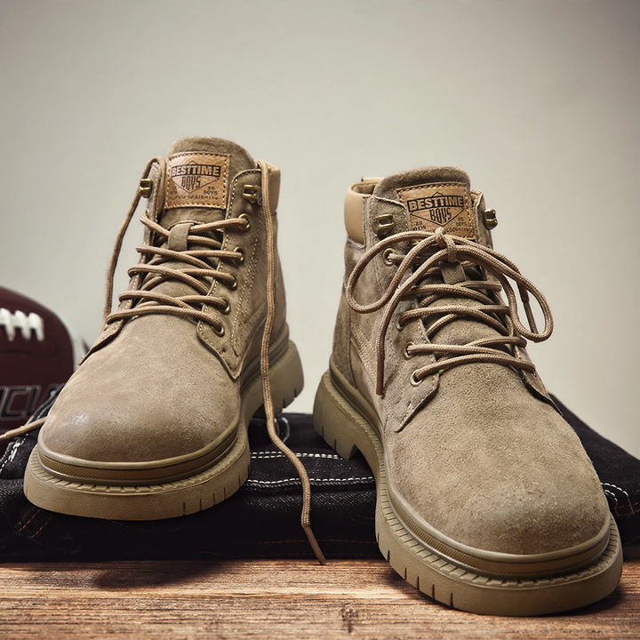 Robuste Leder-Stiefel, gefüttert, verschiedene Größen