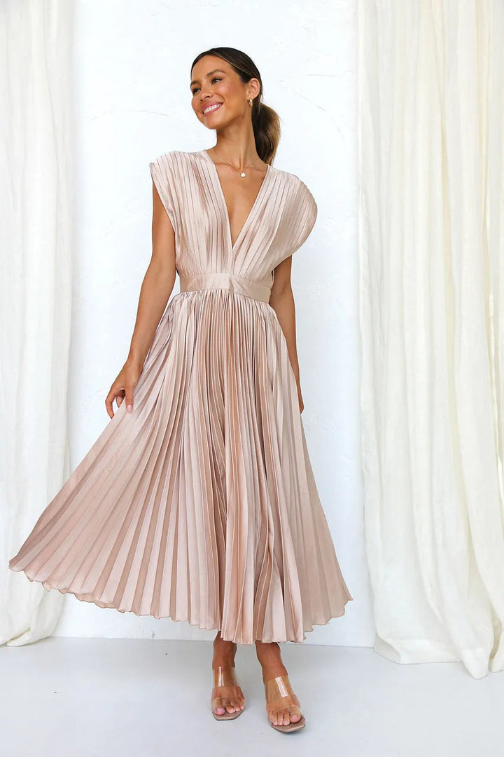 Drune | Faltendes Plunge Midi Kleid