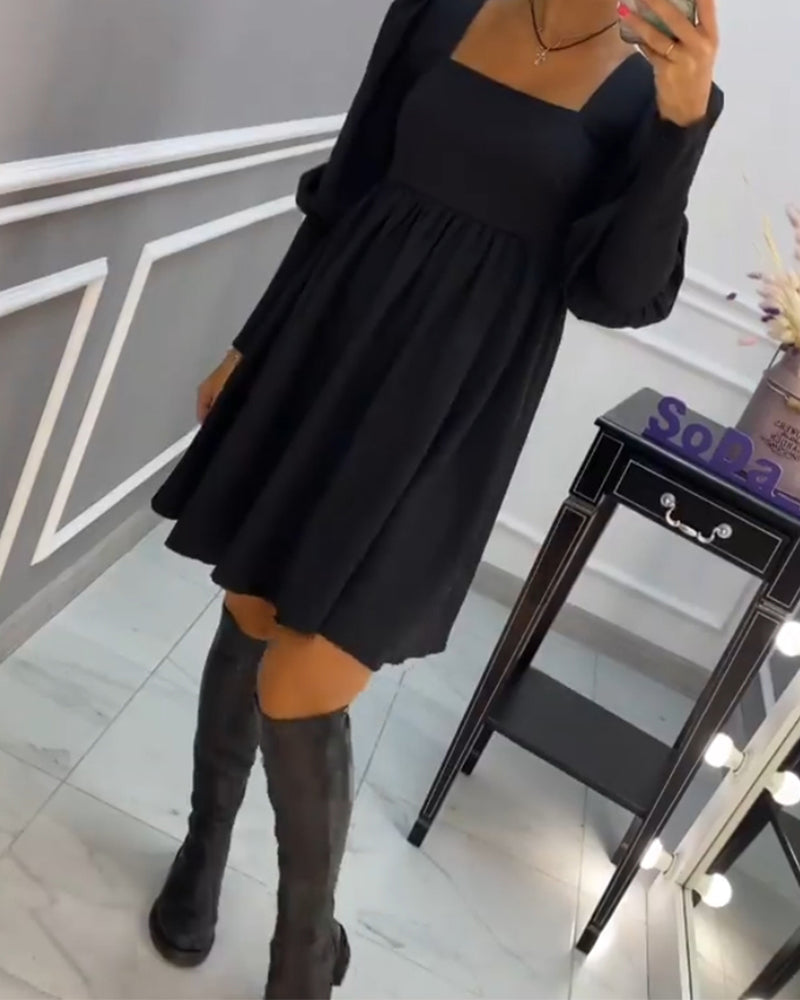 Drune | Kleid mit Quadratischem Ausschnitt in A-Linie