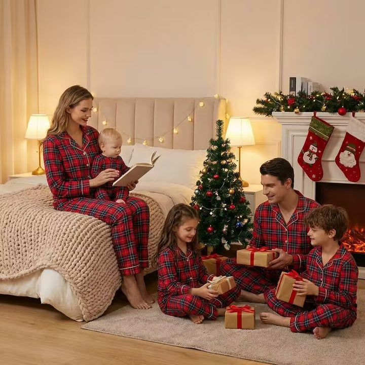 Luxuriöses Familien-Schlafanzug-Set mit Kragen