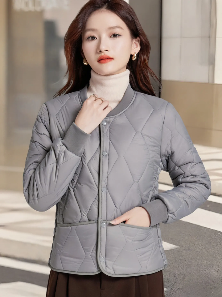 Kurze Damen Winterjacke mit Lammfleece-Futter