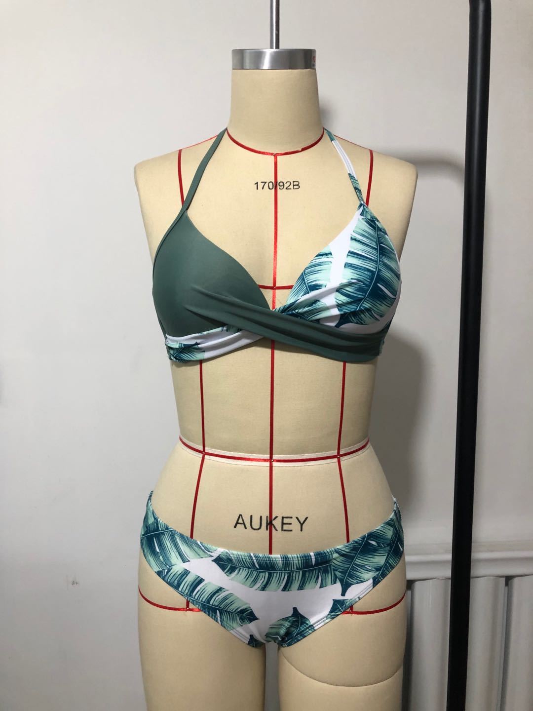 Damen Bikini-Set mit modischen Schnittdetails und unterstützendem Oberteil Drune