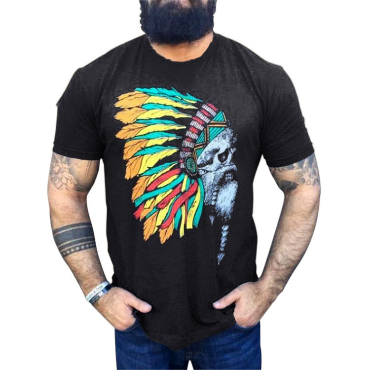 Herren T-Shirt mit auffälligem Totenkopf- und Federschmuck-Print Drune