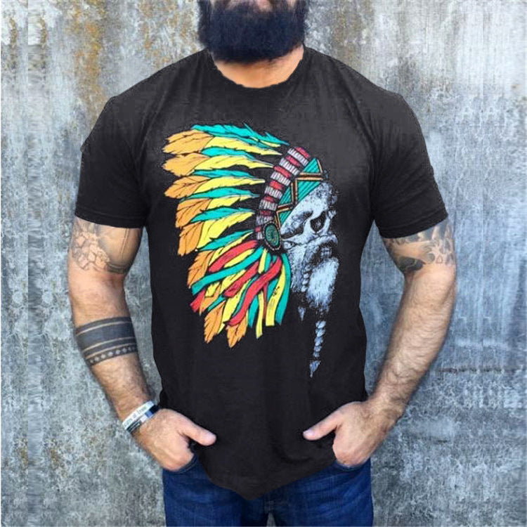 Herren T-Shirt mit auffälligem Totenkopf- und Federschmuck-Print Drune