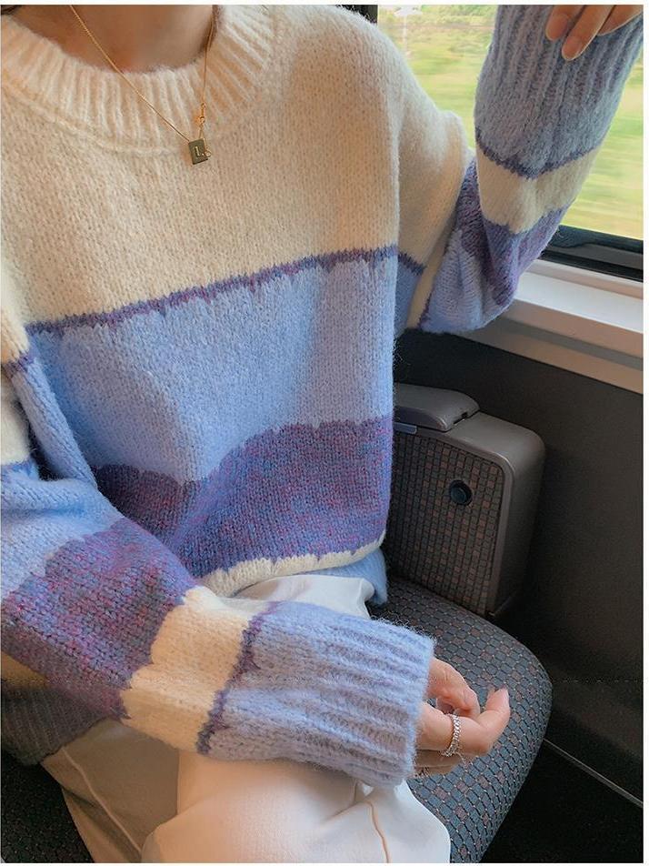 Drune | gestreiftes Sweatshirt mit Rundhalsausschnitt