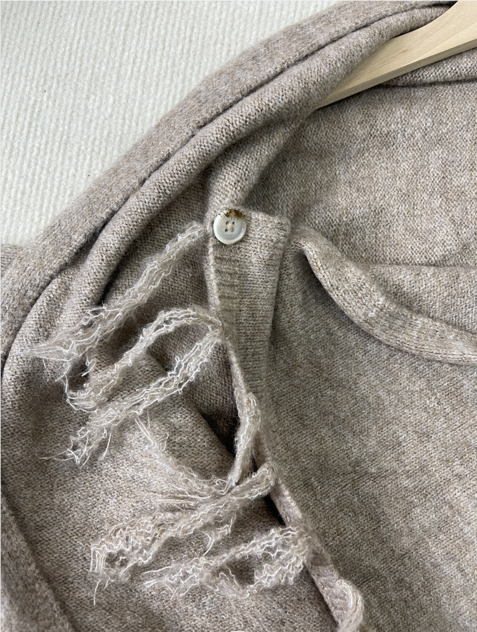 Drune | Pullover Mit Fransen Und V-Ausschnitt Design