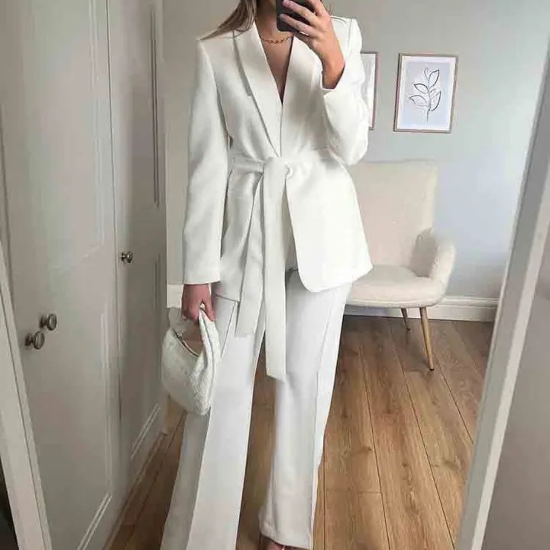 Drune | Eleganter Blazer Mit Gürtel Und Passender Hose