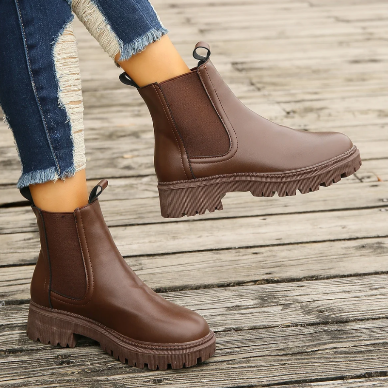Drune | Damen Chelsea Boots aus Leder mit Zugschlaufen