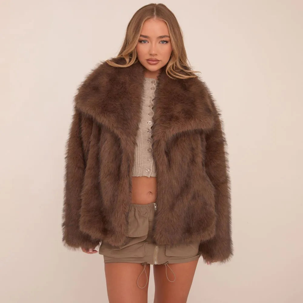 Drune | Luxuriöse braune Kunstpelzjacke für einen coolen Winterlook
