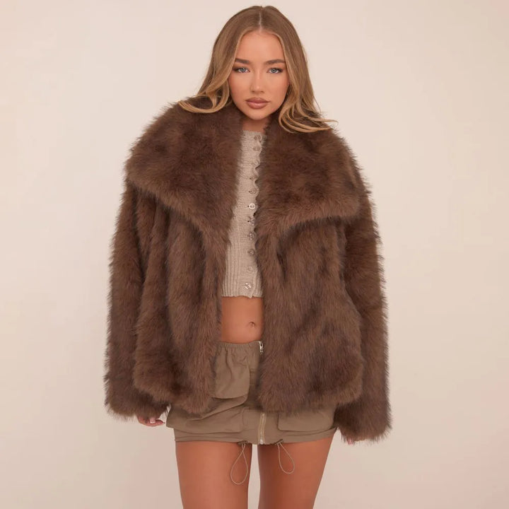 Drune | Luxuriöse braune Kunstpelzjacke für einen coolen Winterlook