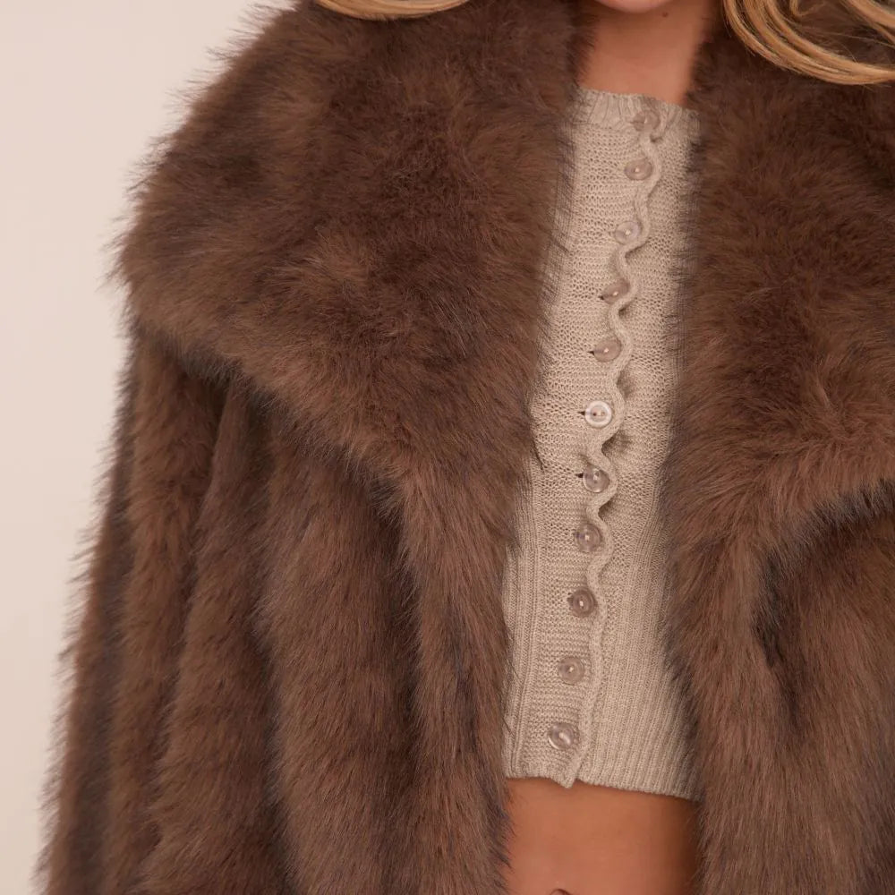Drune | Luxuriöse braune Kunstpelzjacke für einen coolen Winterlook