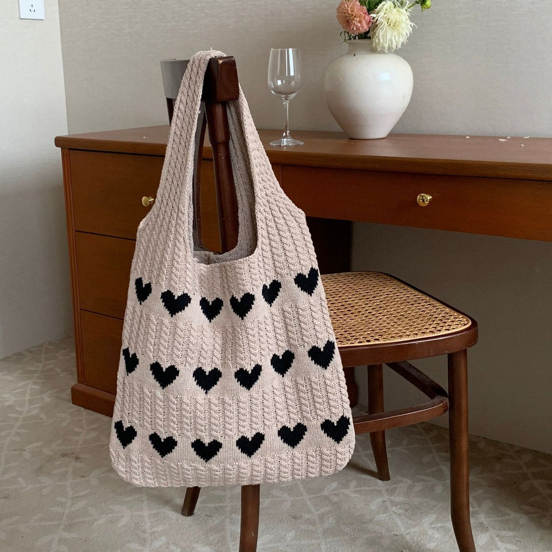Drune | Handgefertigte Stricktasche mit Herzmuster