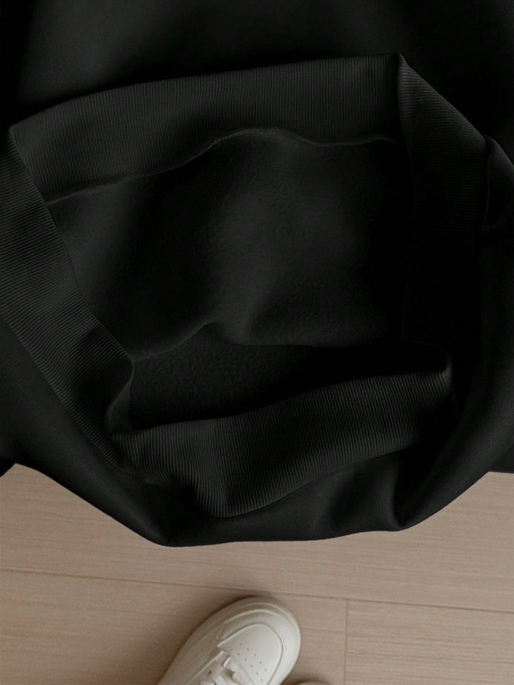Drune | Lässiges Leopard- und Kirschgrafik-Sweatshirt in Schwarz