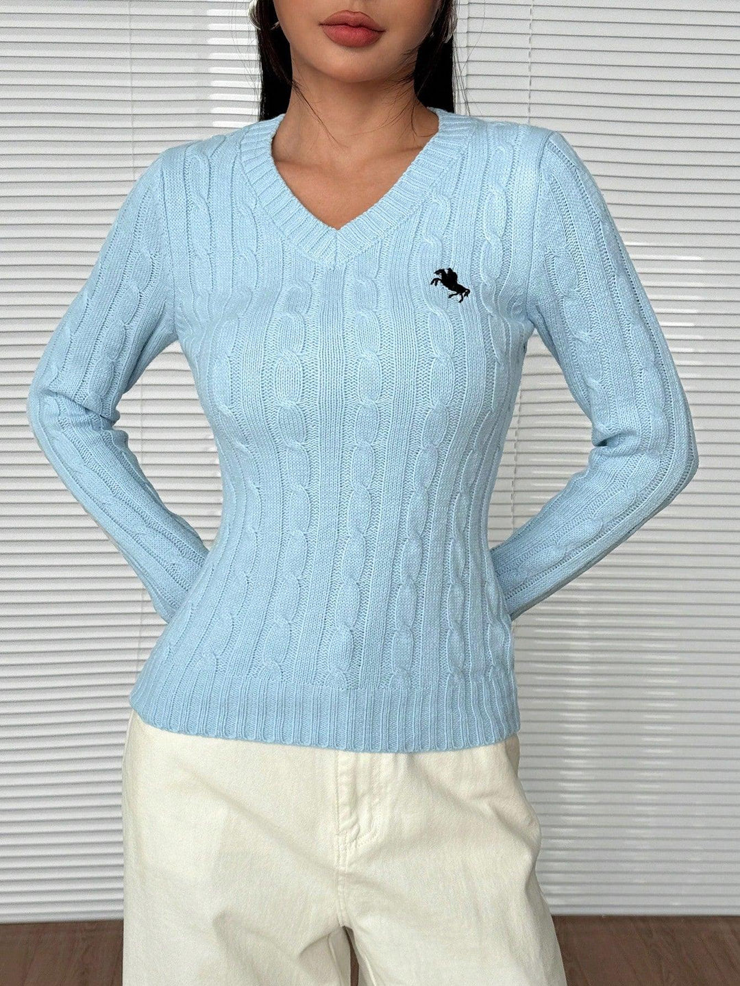 Drune | Schnurgestrickter Pullover mit V-Ausschnitt für Damen