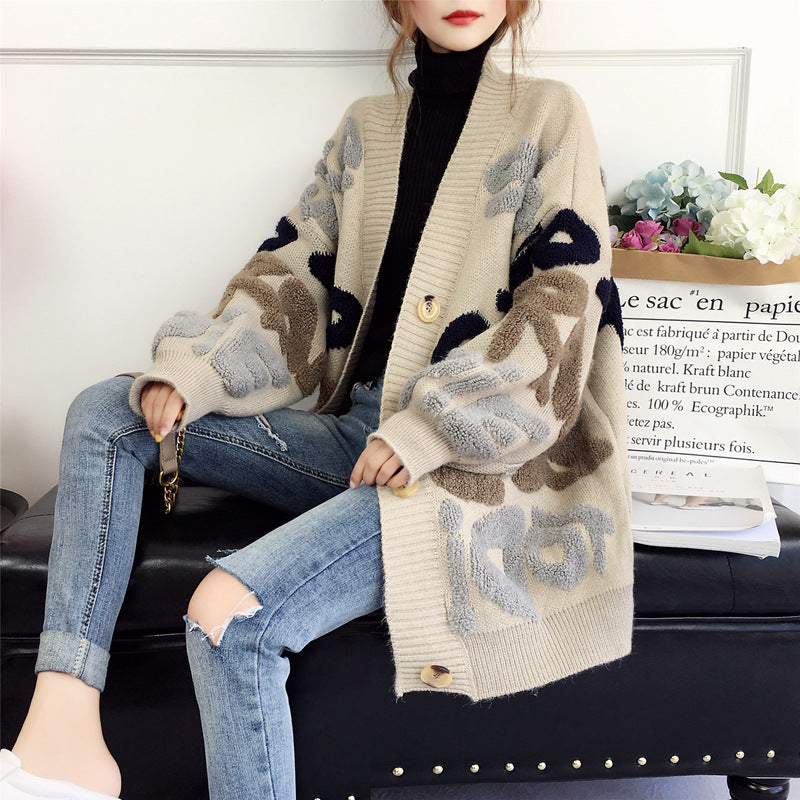 Damen Strickjacke mit einzigartigen 3D-Details und großen Knöpfen Drune