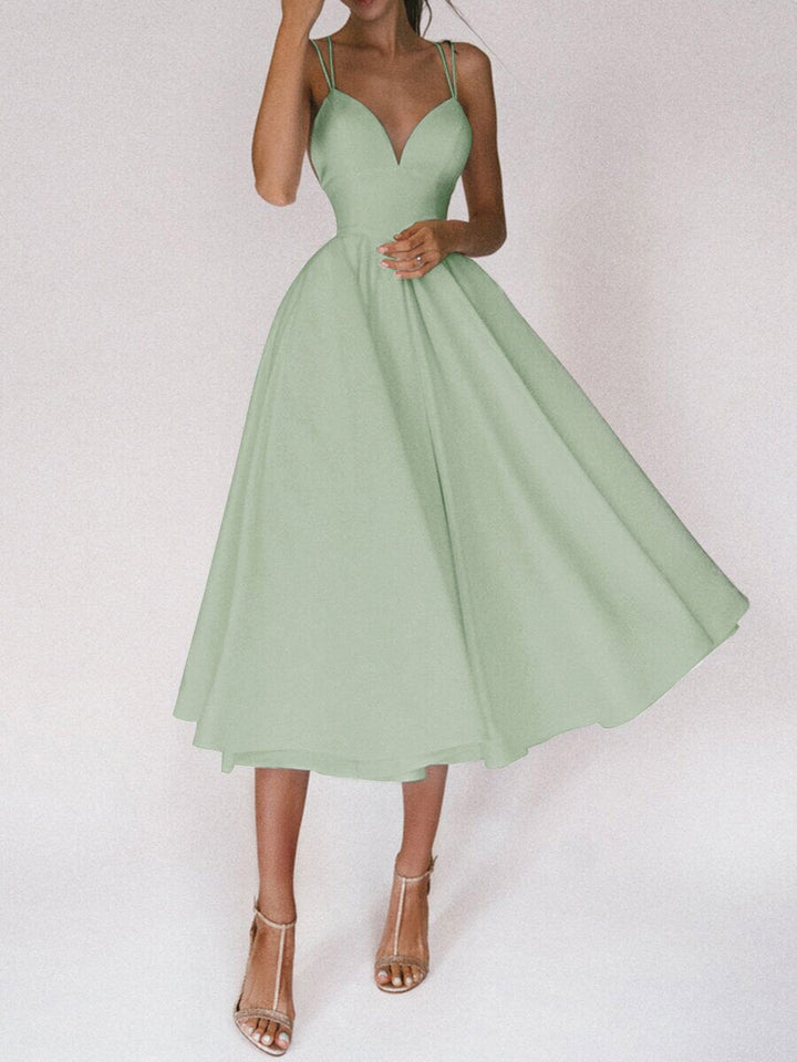 Drune Grace | Das elegante Trägerkleid mit V-Ausschnitt