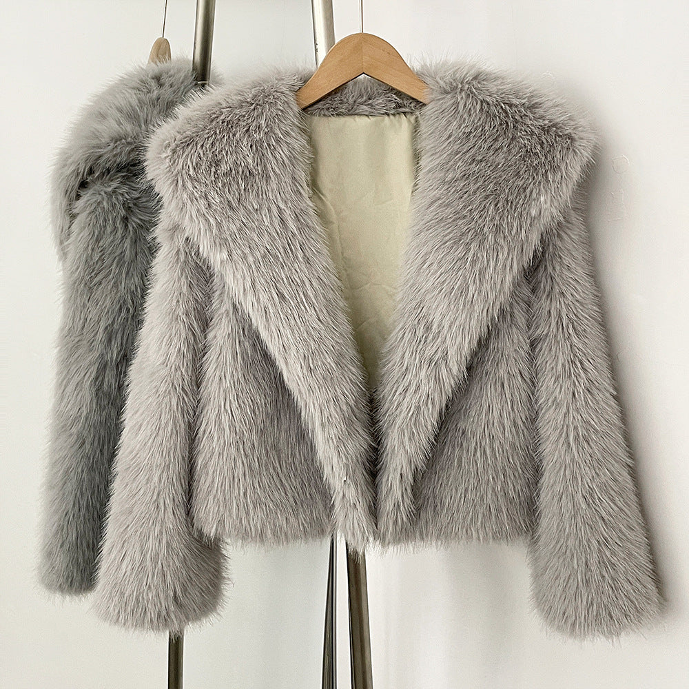 Elegante Kunstpelzjacke mit großem Revers