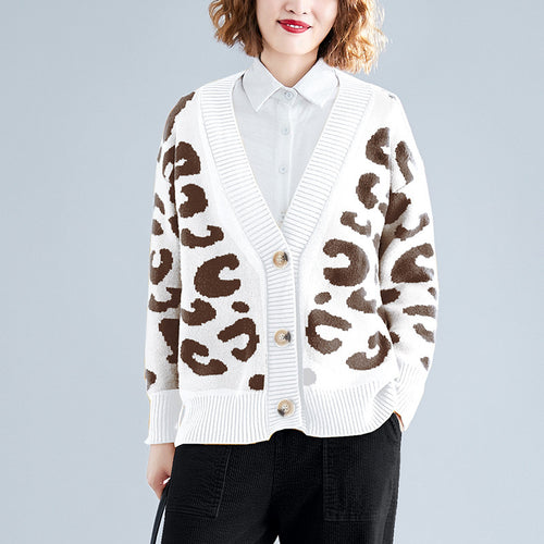 Damen Grobstrick Cardigan mit modernem Leopardenmuster und praktischen Knopfdetails Drune