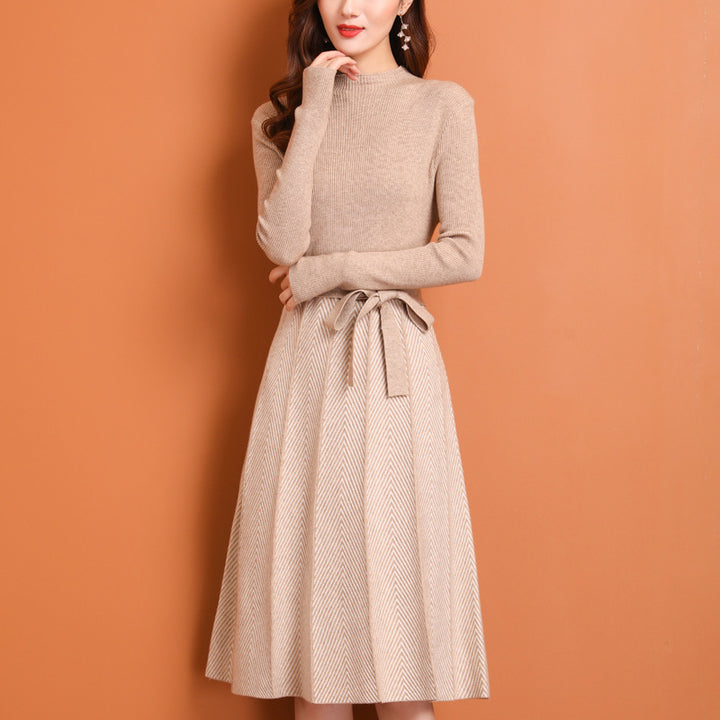 Damen Strickkleid mit tailliertem Oberteil und schwingendem Rock Drune