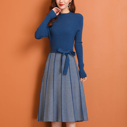 Damen Strickkleid mit tailliertem Oberteil und schwingendem Rock Drune