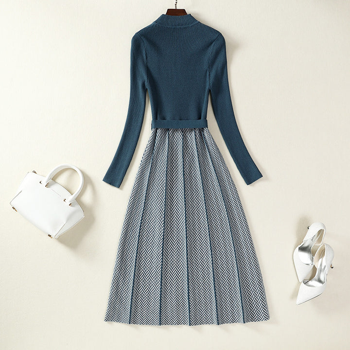 Damen Strickkleid mit tailliertem Oberteil und schwingendem Rock Drune
