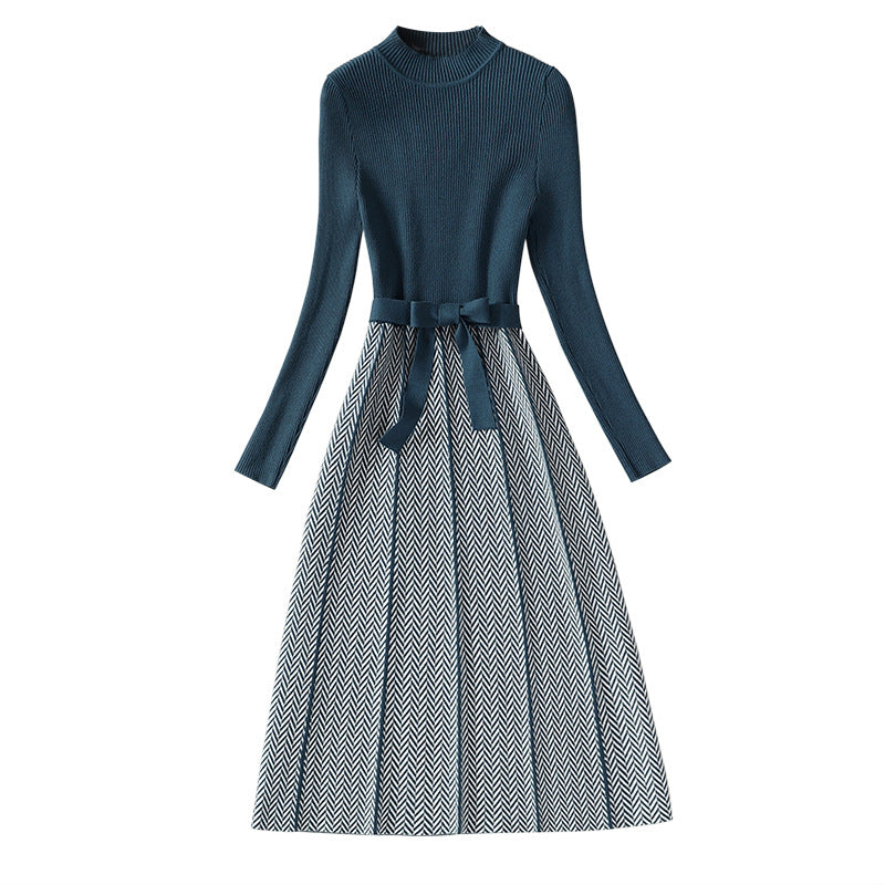 Damen Strickkleid mit tailliertem Oberteil und schwingendem Rock Drune