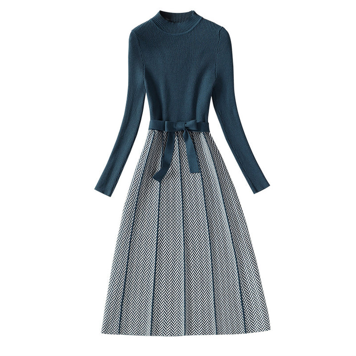 Damen Strickkleid mit tailliertem Oberteil und schwingendem Rock Drune