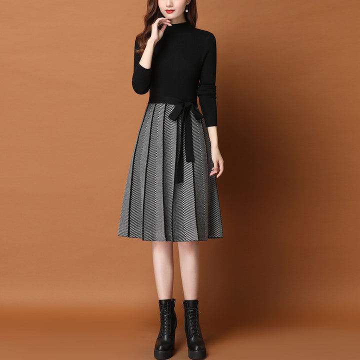 Damen Strickkleid mit tailliertem Oberteil und schwingendem Rock Drune
