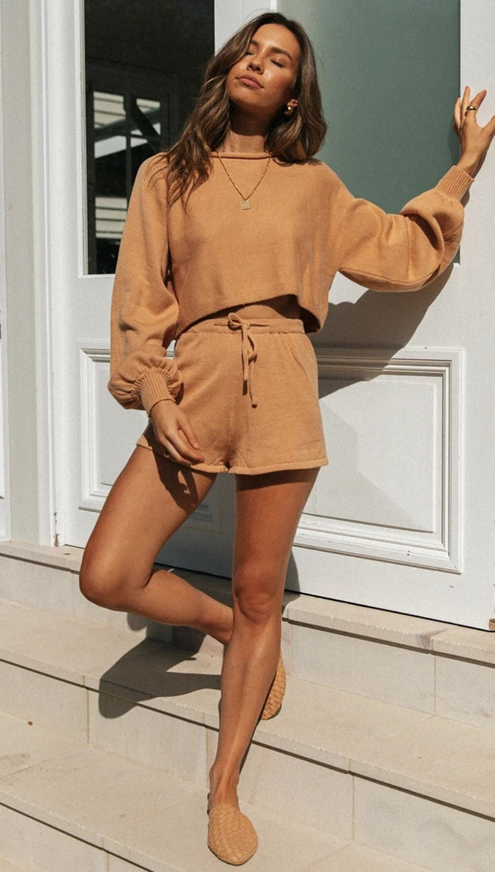 Damen lässiges Freizeit-Set mit cropped Pullover und Shorts Drune