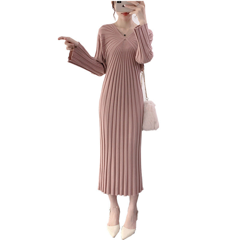 Damen Langstrickkleid mit eleganter Plissierung und V-Ausschnitt Drune