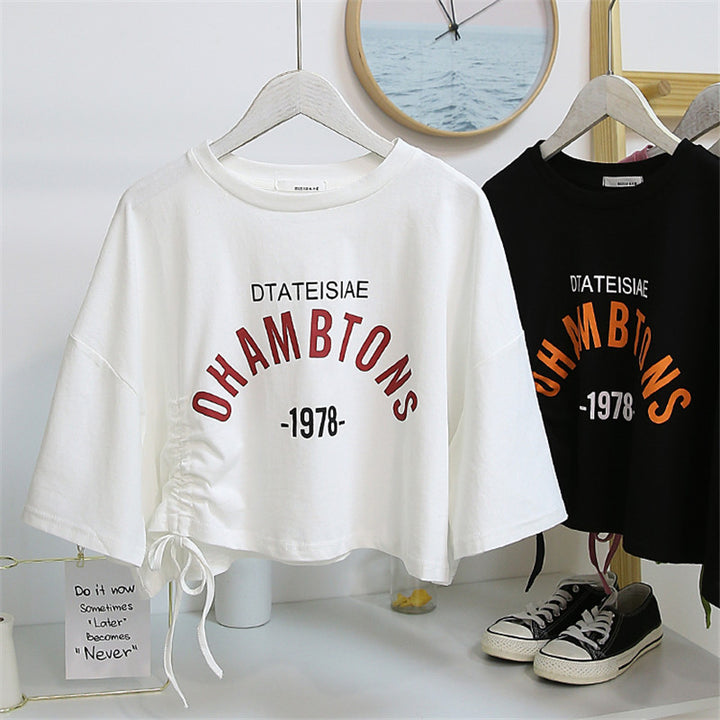 Damen cropped T-Shirt mit lässigem Kordelzug und kreativem Schriftzug Drune