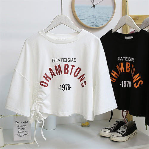 Damen cropped T-Shirt mit lässigem Kordelzug und kreativem Schriftzug Drune
