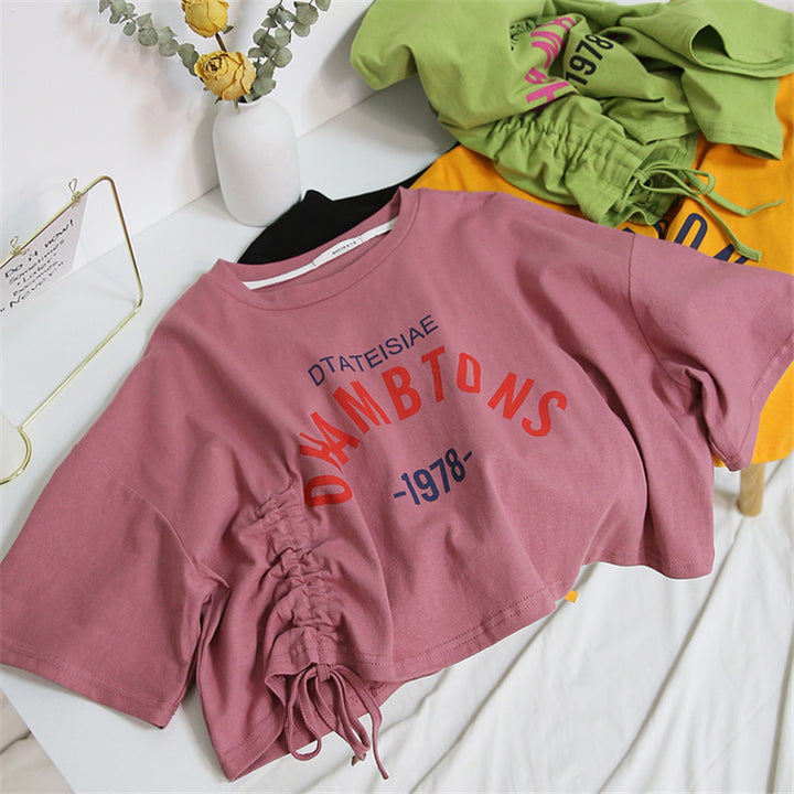 Damen cropped T-Shirt mit lässigem Kordelzug und kreativem Schriftzug Drune