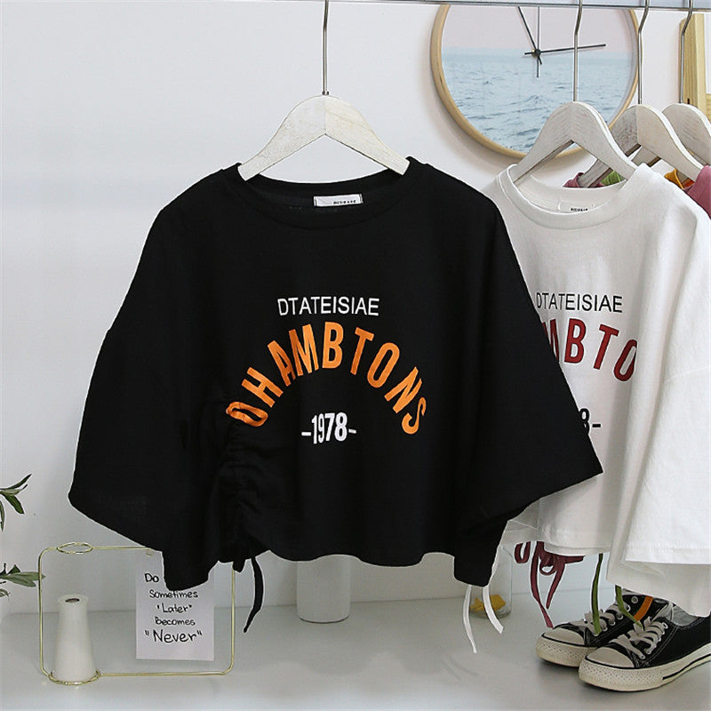 Damen cropped T-Shirt mit lässigem Kordelzug und kreativem Schriftzug Drune