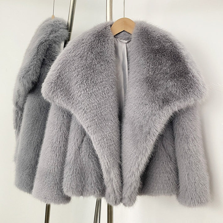 Elegante Kunstpelzjacke mit großem Revers