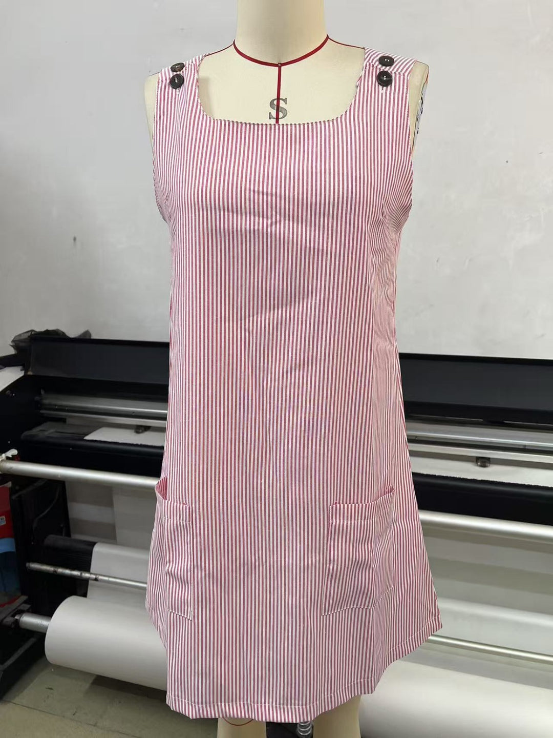 Drune | Gestreiftes Kleid mit Knopfleiste