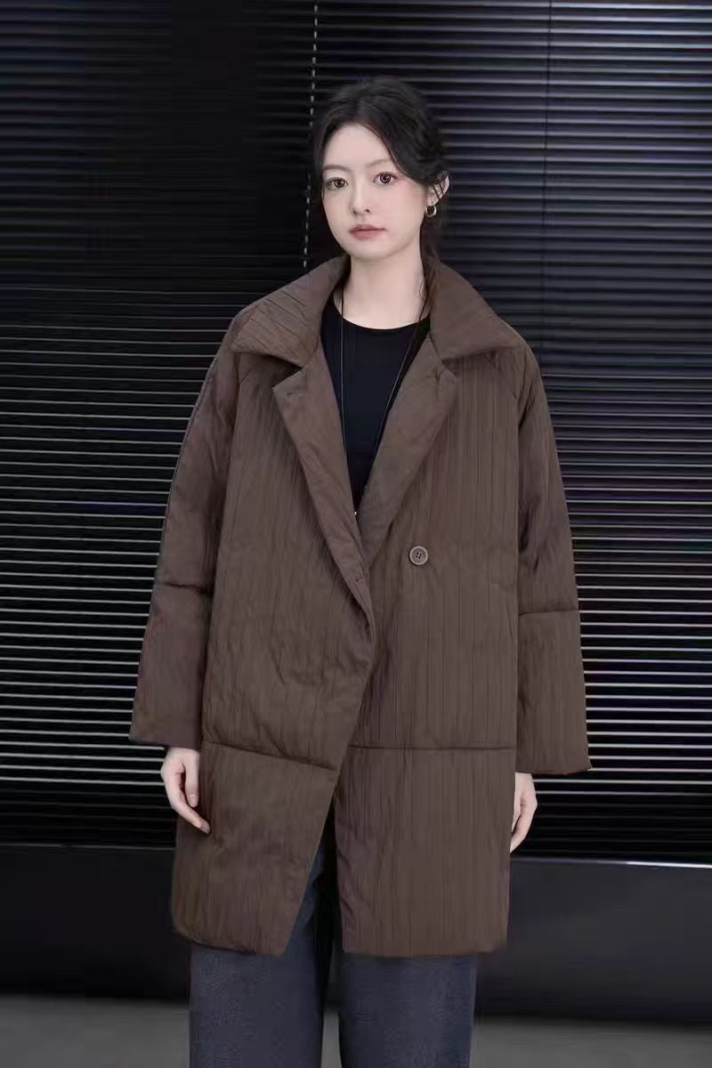 Mittellange Daunenjacke mit Revers, Weißentendaunen