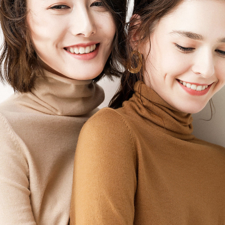 Kurzer Rollkragen-Strickpullover aus Wollmischung