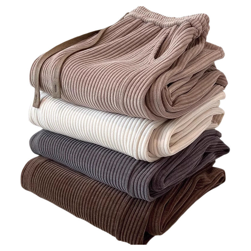 Gefütterte Cordhose mit weitem Bein