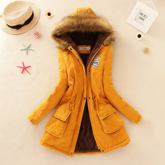 Damen taillierter Kapuzenparka mit Teddyfutter und Kunstfellbesatz Drune