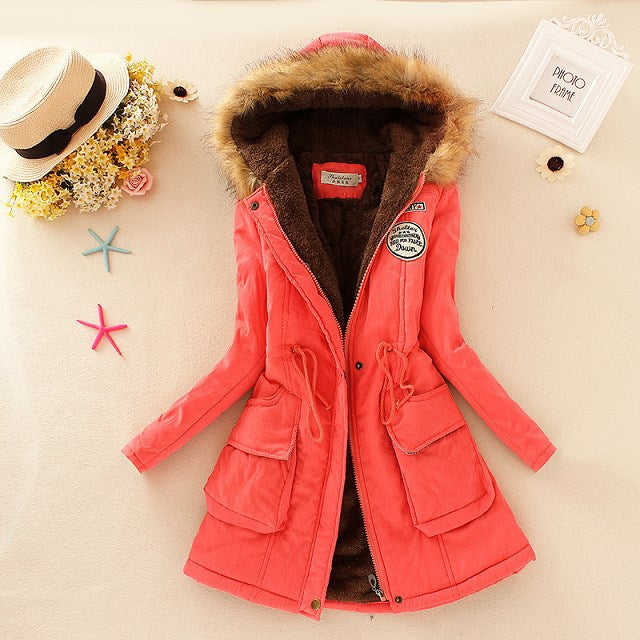 Damen taillierter Kapuzenparka mit Teddyfutter und Kunstfellbesatz Drune