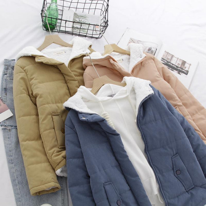 Damen nan gesteppte Kapuzen-Kurzjacke mit Teddyfutter, verdecktem Reißverschluss und aufgesetzten Pattentaschen Drune