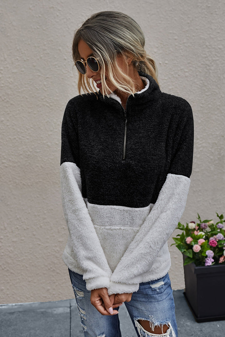 Drune | Eleganter Crop-Top mit Reißverschlusstasche